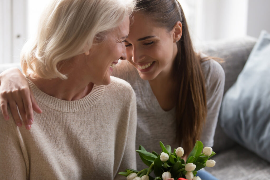 A photo of a mom and her daughter.